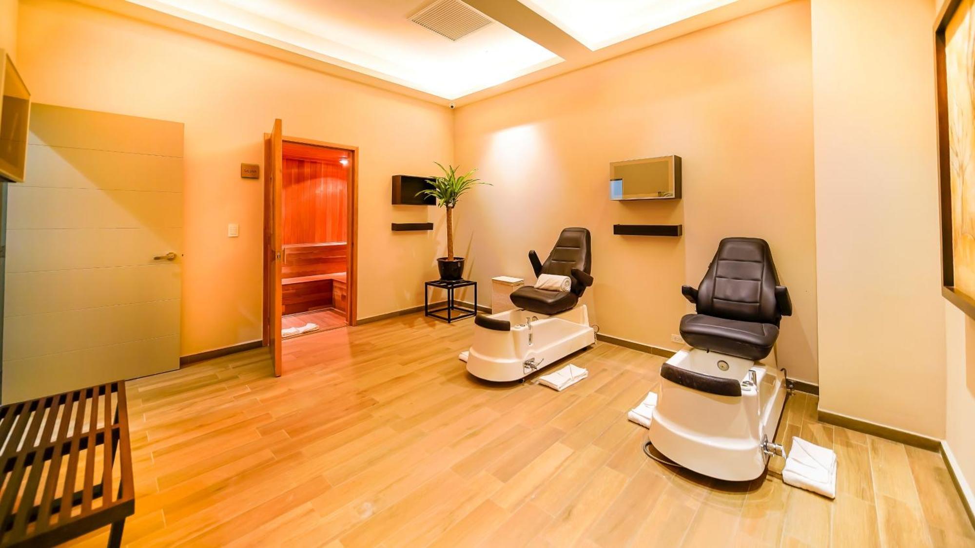 לאון Metria Hotel מראה חיצוני תמונה A nail salon